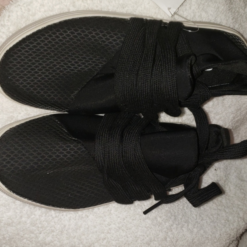 Brash Sneaker